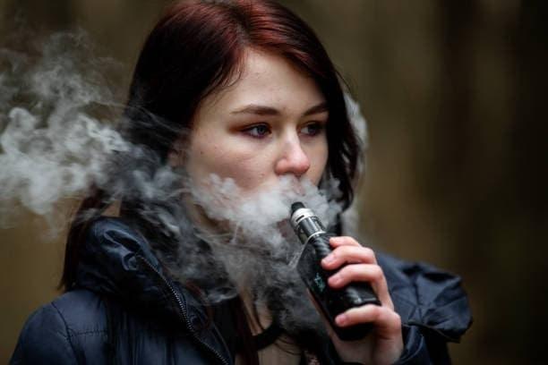 what is e cigarette explained with clear facts and a practical look at e-cigarette health risks