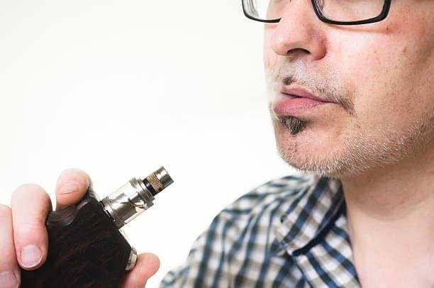 How đá banh trực tiếp fan culture meets public health and what are the risks of e cigarettes at matches